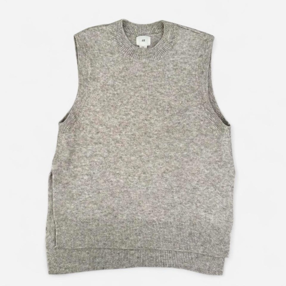 H&M‎ Womens Heather Beige Gray Knit Sweater Vest Crew Neck Side Slit XS